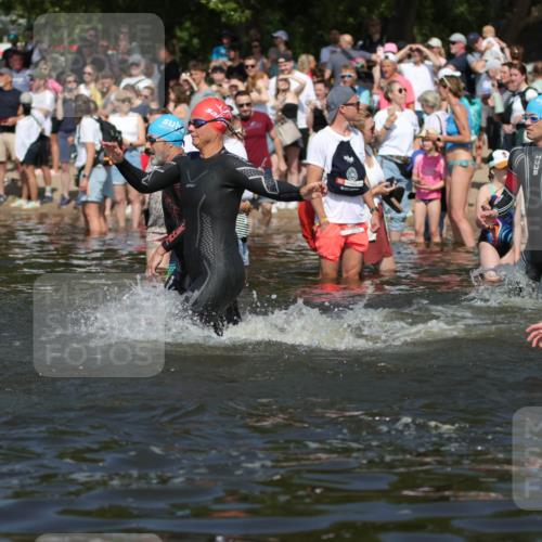 22.06.2025 - Viking Triathlon H.Heesch http://msf.ph/oto/8061193 22.06.2025 10:03:42 Schwimmen 58, 62, 79, 108, 148, 157, 179, 296, 434, 456, 619, 635, 645, 648, 659 meine-sportfotos.de