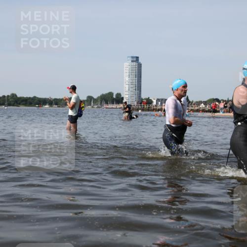 22.06.2025 - Viking Triathlon Michael Strokosch http://msf.ph/oto/8061200 22.06.2025 10:45:27 Schwimmen 68, 102, 108, 197, 466, 605 meine-sportfotos.de