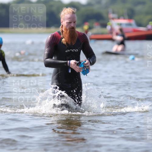 22.06.2025 - Viking Triathlon H.Heesch http://msf.ph/oto/8061205 22.06.2025 10:39:49 Schwimmen 25, 29, 86, 244, 283, 423, 437, 518 meine-sportfotos.de