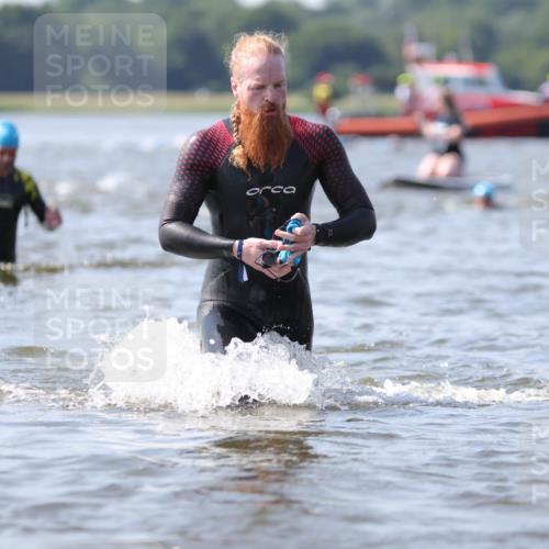 22.06.2025 - Viking Triathlon H.Heesch http://msf.ph/oto/8061210 22.06.2025 10:39:49 Schwimmen 25, 29, 86, 244, 283, 423, 437, 518 meine-sportfotos.de