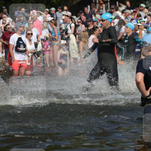 22.06.2025 - Viking Triathlon H.Heesch http://msf.ph/oto/8061227 22.06.2025 10:03:46 Schwimmen 26, 62, 77, 79, 108, 148, 157, 296, 396, 451, 456, 495, 619, 635, 648 meine-sportfotos.de