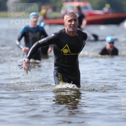 22.06.2025 - Viking Triathlon H.Heesch http://msf.ph/oto/8061231 22.06.2025 10:40:04 Schwimmen 248, 283, 379, 394, 487, 538, 553 meine-sportfotos.de