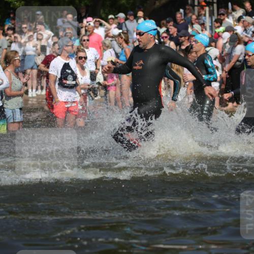22.06.2025 - Viking Triathlon H.Heesch http://msf.ph/oto/8061232 22.06.2025 10:03:46 Schwimmen 26, 62, 77, 79, 108, 148, 157, 296, 396, 451, 456, 495, 619, 635, 648 meine-sportfotos.de