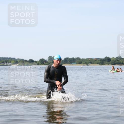 22.06.2025 - Viking Triathlon Michael Strokosch http://msf.ph/oto/8061251 22.06.2025 10:25:19 Schwimmen 122, 641 meine-sportfotos.de