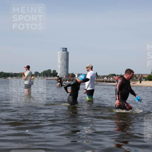 22.06.2025 - Viking Triathlon Michael Strokosch http://msf.ph/oto/8061252 22.06.2025 10:45:35 Schwimmen 102, 108, 197, 466, 519 meine-sportfotos.de
