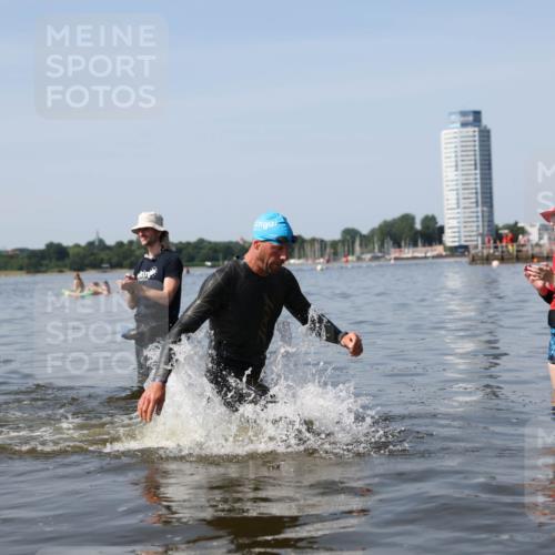22.06.2025 - Viking Triathlon Michael Strokosch http://msf.ph/oto/8061259 22.06.2025 10:25:21 Schwimmen 122, 641 meine-sportfotos.de