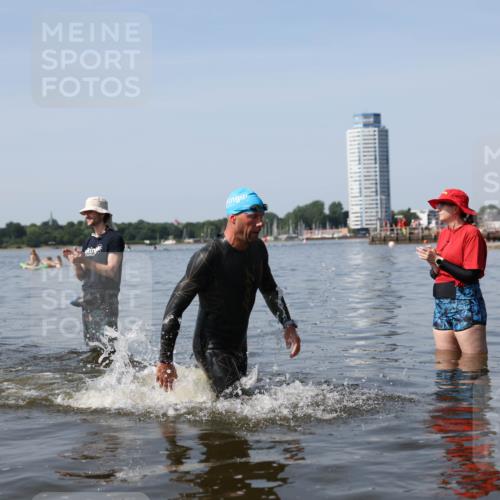 22.06.2025 - Viking Triathlon Michael Strokosch http://msf.ph/oto/8061264 22.06.2025 10:25:22 Schwimmen 122, 641 meine-sportfotos.de
