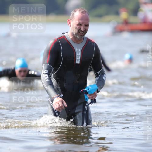 22.06.2025 - Viking Triathlon H.Heesch http://msf.ph/oto/8061268 22.06.2025 10:40:12 Schwimmen 248, 375, 379, 385, 394, 487, 517, 538, 553 meine-sportfotos.de