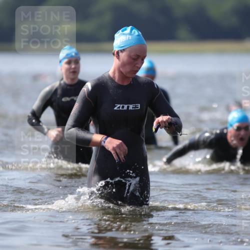22.06.2025 - Viking Triathlon H.Heesch http://msf.ph/oto/8061281 22.06.2025 10:40:14 Schwimmen 248, 254, 375, 379, 385, 394, 487, 511, 517, 538, 553 meine-sportfotos.de