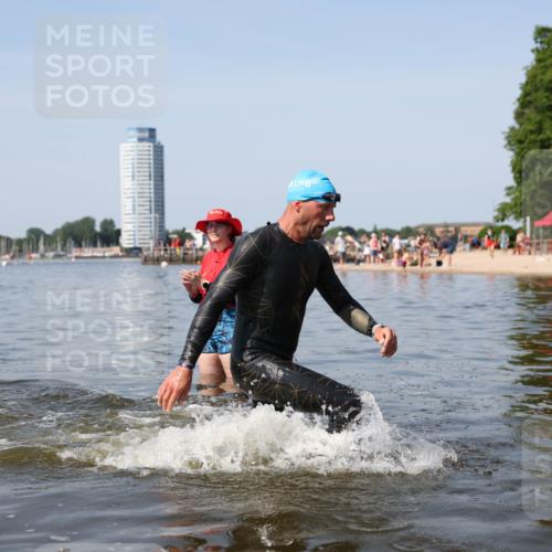 22.06.2025 - Viking Triathlon Michael Strokosch http://msf.ph/oto/8061282 22.06.2025 10:25:23 Schwimmen 122, 641 meine-sportfotos.de