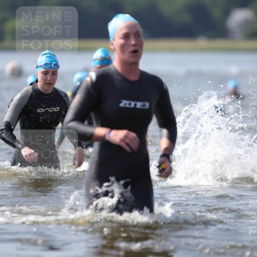 22.06.2025 - Viking Triathlon H.Heesch http://msf.ph/oto/8061285 22.06.2025 10:40:15 Schwimmen 248, 254, 375, 379, 385, 394, 487, 511, 517, 538, 553 meine-sportfotos.de