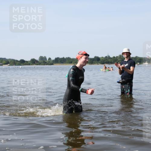 22.06.2025 - Viking Triathlon Michael Strokosch http://msf.ph/oto/8061288 22.06.2025 10:25:25 Schwimmen 122, 641 meine-sportfotos.de