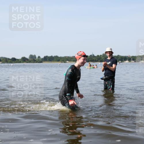 22.06.2025 - Viking Triathlon Michael Strokosch http://msf.ph/oto/8061294 22.06.2025 10:25:25 Schwimmen 122, 641 meine-sportfotos.de