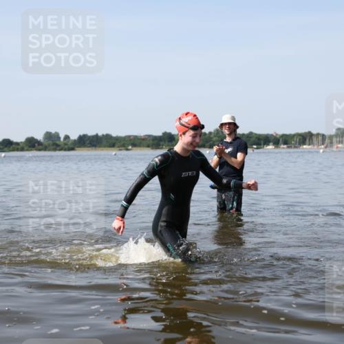 22.06.2025 - Viking Triathlon Michael Strokosch http://msf.ph/oto/8061296 22.06.2025 10:25:25 Schwimmen 122, 641 meine-sportfotos.de