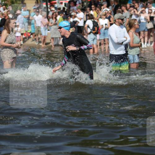 22.06.2025 - Viking Triathlon H.Heesch http://msf.ph/oto/8061300 22.06.2025 10:03:52 Schwimmen 26, 54, 77, 108, 157, 215, 242, 296, 336, 383, 396, 451, 456, 495, 648 meine-sportfotos.de