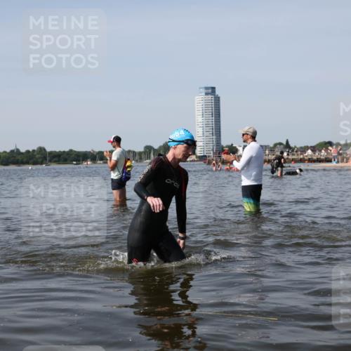 22.06.2025 - Viking Triathlon Michael Strokosch http://msf.ph/oto/8061302 22.06.2025 10:45:48 Schwimmen 95, 360, 372, 425, 468, 519, 621, 633 meine-sportfotos.de