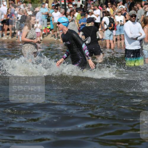 22.06.2025 - Viking Triathlon H.Heesch http://msf.ph/oto/8061305 22.06.2025 10:03:52 Schwimmen 26, 54, 77, 108, 157, 215, 242, 296, 336, 383, 396, 451, 456, 495, 648 meine-sportfotos.de