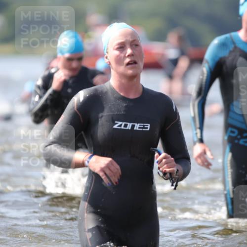 22.06.2025 - Viking Triathlon H.Heesch http://msf.ph/oto/8061307 22.06.2025 10:40:17 Schwimmen 44, 228, 248, 254, 291, 375, 379, 385, 394, 487, 511, 517, 553 meine-sportfotos.de