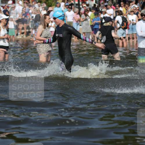 22.06.2025 - Viking Triathlon H.Heesch http://msf.ph/oto/8061311 22.06.2025 10:03:52 Schwimmen 26, 54, 77, 108, 157, 215, 242, 296, 336, 383, 396, 451, 456, 495, 648 meine-sportfotos.de