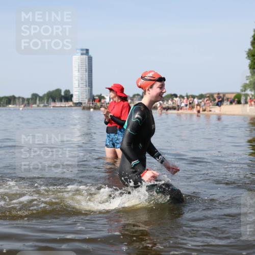 22.06.2025 - Viking Triathlon Michael Strokosch http://msf.ph/oto/8061315 22.06.2025 10:25:27 Schwimmen 2, 122, 641 meine-sportfotos.de
