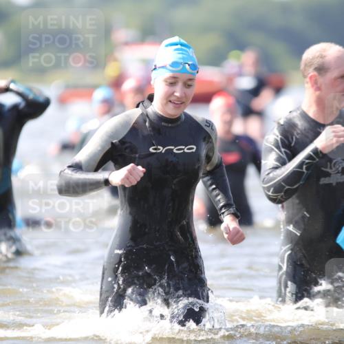 22.06.2025 - Viking Triathlon H.Heesch http://msf.ph/oto/8061316 22.06.2025 10:40:20 Schwimmen 44, 228, 254, 275, 291, 375, 379, 385, 394, 487, 511, 514, 517, 553, 556, 644 meine-sportfotos.de