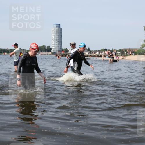 22.06.2025 - Viking Triathlon Michael Strokosch http://msf.ph/oto/8061317 22.06.2025 10:45:54 Schwimmen 95, 217, 342, 360, 372, 425, 468, 615, 621, 633 meine-sportfotos.de