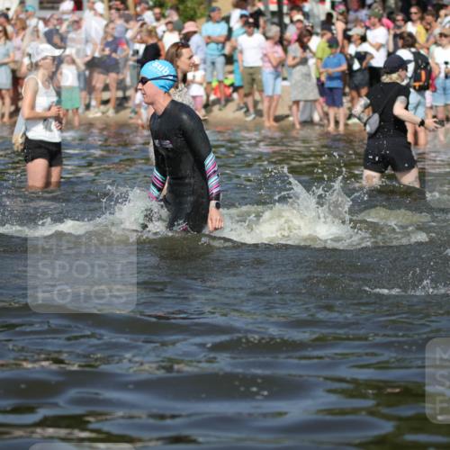 22.06.2025 - Viking Triathlon H.Heesch http://msf.ph/oto/8061319 22.06.2025 10:03:53 Schwimmen 26, 54, 77, 108, 157, 215, 242, 296, 336, 383, 396, 451, 456, 495, 648 meine-sportfotos.de