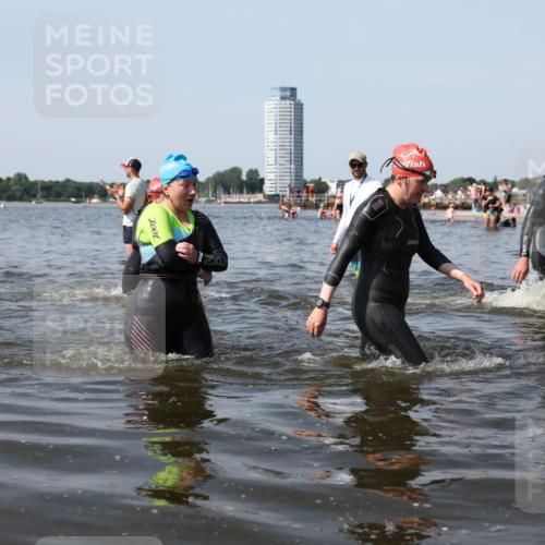 22.06.2025 - Viking Triathlon Michael Strokosch http://msf.ph/oto/8061324 22.06.2025 10:45:55 Schwimmen 95, 217, 342, 360, 372, 425, 468, 615, 621, 633 meine-sportfotos.de