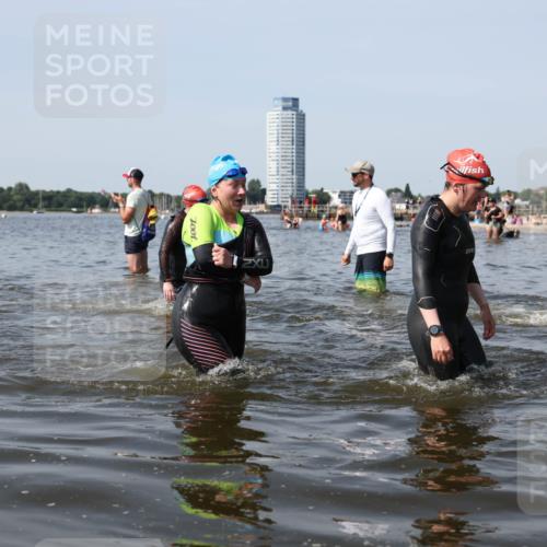 22.06.2025 - Viking Triathlon Michael Strokosch http://msf.ph/oto/8061329 22.06.2025 10:45:56 Schwimmen 95, 217, 342, 360, 372, 425, 468, 525, 615, 621, 633 meine-sportfotos.de