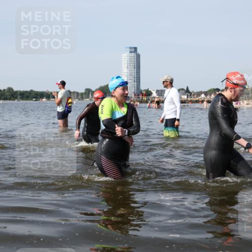 22.06.2025 - Viking Triathlon Michael Strokosch http://msf.ph/oto/8061333 22.06.2025 10:45:56 Schwimmen 95, 217, 342, 360, 372, 425, 468, 525, 615, 621, 633 meine-sportfotos.de