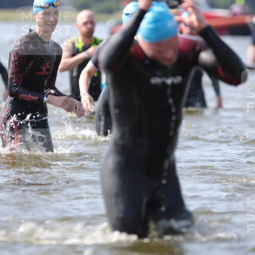 22.06.2025 - Viking Triathlon H.Heesch http://msf.ph/oto/8061340 22.06.2025 10:40:25 Schwimmen 44, 228, 239, 254, 275, 291, 325, 375, 379, 385, 394, 487, 511, 514, 517, 553, 556, 644, 655, 657 meine-sportfotos.de
