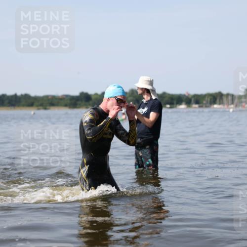 22.06.2025 - Viking Triathlon Michael Strokosch http://msf.ph/oto/8061342 22.06.2025 10:25:35 Schwimmen 2, 420, 485, 544, 641 meine-sportfotos.de