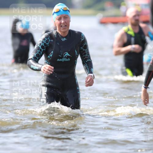 22.06.2025 - Viking Triathlon H.Heesch http://msf.ph/oto/8061350 22.06.2025 10:40:28 Schwimmen 44, 228, 235, 239, 254, 275, 291, 325, 361, 375, 379, 385, 487, 511, 514, 517, 556, 644, 655, 657 meine-sportfotos.de