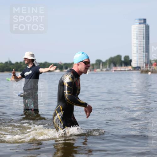 22.06.2025 - Viking Triathlon Michael Strokosch http://msf.ph/oto/8061357 22.06.2025 10:25:36 Schwimmen 2, 10, 420, 455, 485, 544, 557 meine-sportfotos.de