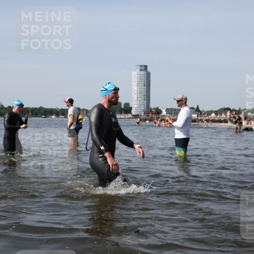 22.06.2025 - Viking Triathlon Michael Strokosch http://msf.ph/oto/8061367 22.06.2025 10:46:01 Schwimmen 217, 342, 360, 372, 468, 525, 615, 621, 633, 647 meine-sportfotos.de