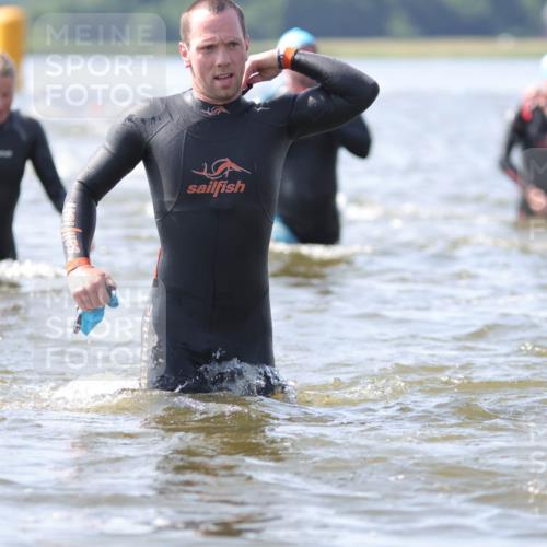 22.06.2025 - Viking Triathlon H.Heesch http://msf.ph/oto/8061369 22.06.2025 10:40:31 Schwimmen 44, 228, 235, 239, 254, 266, 275, 291, 325, 361, 375, 385, 462, 511, 514, 517, 556, 644, 655, 657 meine-sportfotos.de