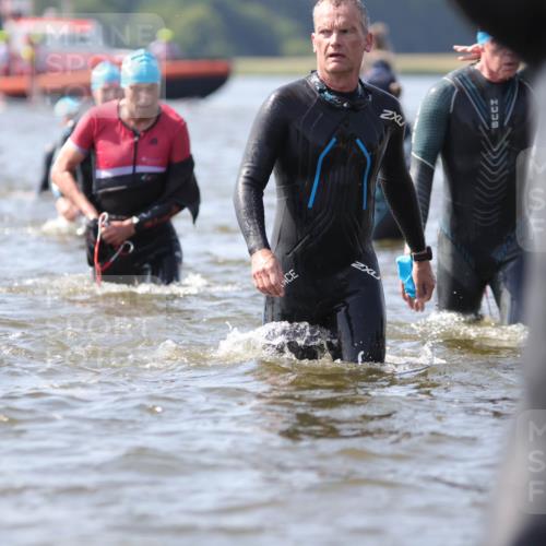 22.06.2025 - Viking Triathlon H.Heesch http://msf.ph/oto/8061381 22.06.2025 10:40:37 Schwimmen 44, 59, 228, 235, 239, 254, 266, 275, 291, 325, 361, 397, 462, 511, 514, 530, 556, 644, 655, 657 meine-sportfotos.de
