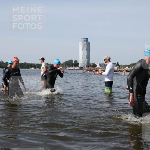22.06.2025 - Viking Triathlon Michael Strokosch http://msf.ph/oto/8061382 22.06.2025 10:46:02 Schwimmen 217, 342, 360, 372, 468, 525, 615, 621, 633, 647 meine-sportfotos.de