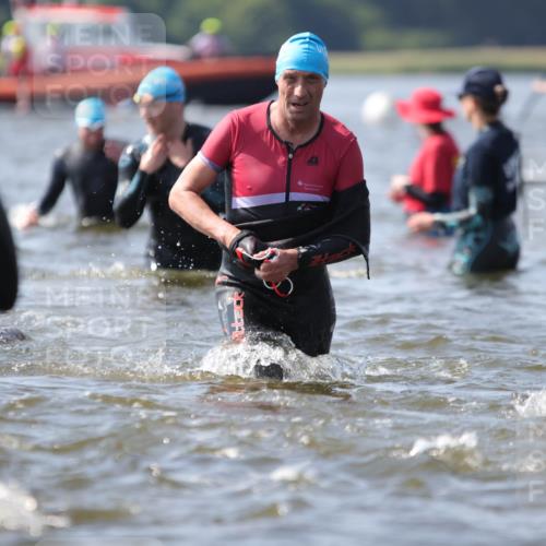 22.06.2025 - Viking Triathlon H.Heesch http://msf.ph/oto/8061384 22.06.2025 10:40:38 Schwimmen 44, 59, 228, 235, 239, 254, 266, 275, 291, 325, 361, 397, 462, 511, 514, 530, 556, 644, 655, 657 meine-sportfotos.de