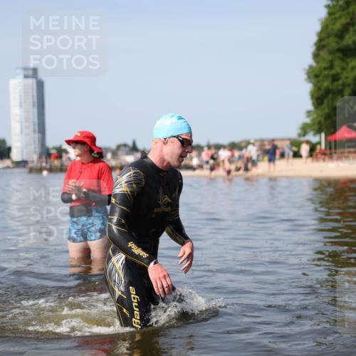 22.06.2025 - Viking Triathlon Michael Strokosch http://msf.ph/oto/8061389 22.06.2025 10:25:38 Schwimmen 2, 10, 420, 455, 485, 544, 557 meine-sportfotos.de