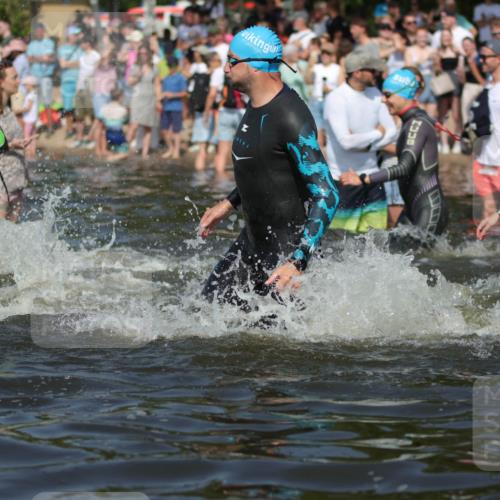 22.06.2025 - Viking Triathlon H.Heesch http://msf.ph/oto/8061395 22.06.2025 10:03:59 Schwimmen 26, 54, 215, 220, 240, 242, 313, 315, 336, 370, 383, 433, 448, 451, 614, 639, 657 meine-sportfotos.de