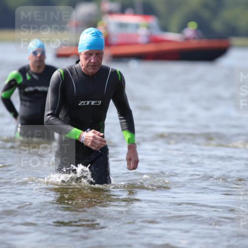 22.06.2025 - Viking Triathlon H.Heesch http://msf.ph/oto/8061400 22.06.2025 10:40:47 Schwimmen 59, 235, 239, 266, 361, 389, 397, 462, 530, 655 meine-sportfotos.de