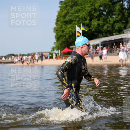 22.06.2025 - Viking Triathlon Michael Strokosch http://msf.ph/oto/8061409 22.06.2025 10:25:39 Schwimmen 2, 10, 420, 455, 485, 544, 557 meine-sportfotos.de