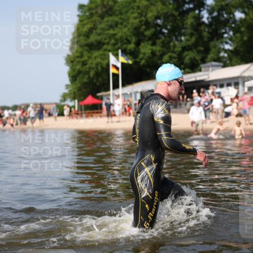 22.06.2025 - Viking Triathlon Michael Strokosch http://msf.ph/oto/8061415 22.06.2025 10:25:39 Schwimmen 2, 10, 420, 455, 485, 544, 557 meine-sportfotos.de