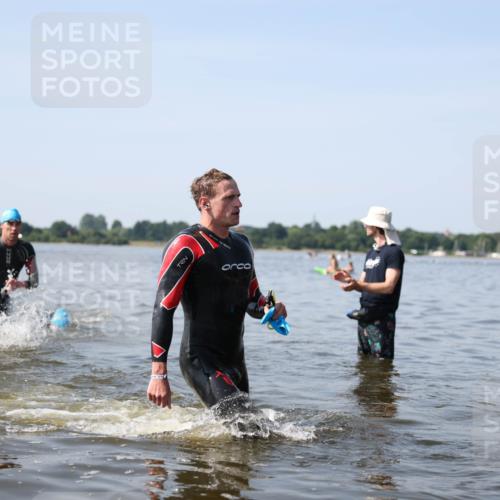22.06.2025 - Viking Triathlon Michael Strokosch http://msf.ph/oto/8061418 22.06.2025 10:25:41 Schwimmen 2, 10, 420, 455, 485, 544, 557 meine-sportfotos.de