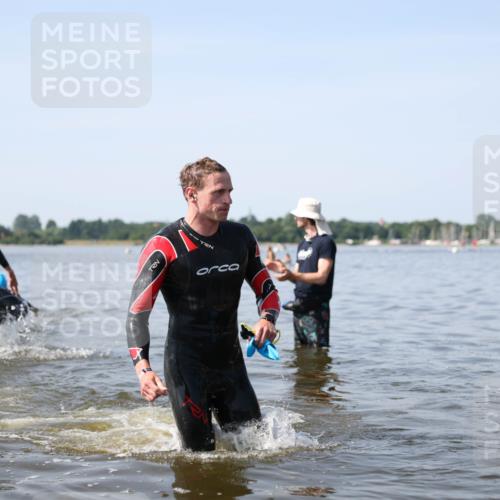 22.06.2025 - Viking Triathlon Michael Strokosch http://msf.ph/oto/8061421 22.06.2025 10:25:42 Schwimmen 2, 10, 420, 455, 485, 544, 557 meine-sportfotos.de