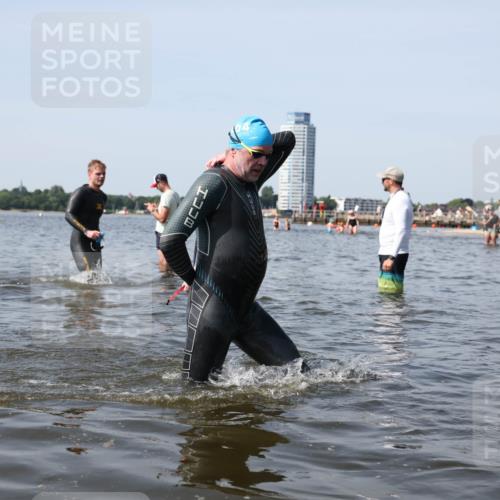 22.06.2025 - Viking Triathlon Michael Strokosch http://msf.ph/oto/8061429 22.06.2025 10:46:11 Schwimmen 121, 144, 213, 217, 342, 525, 647 meine-sportfotos.de