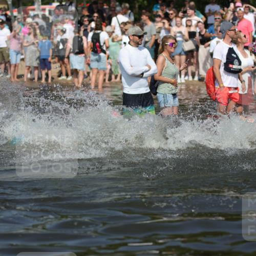 22.06.2025 - Viking Triathlon H.Heesch http://msf.ph/oto/8061430 22.06.2025 10:04:02 Schwimmen 54, 215, 220, 240, 242, 313, 315, 336, 370, 383, 433, 448, 614, 639, 657 meine-sportfotos.de
