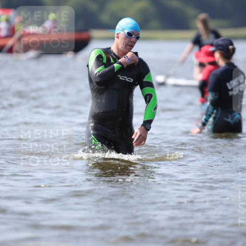 22.06.2025 - Viking Triathlon H.Heesch http://msf.ph/oto/8061432 22.06.2025 10:40:54 Schwimmen 59, 153, 266, 389, 397, 462, 496, 530 meine-sportfotos.de