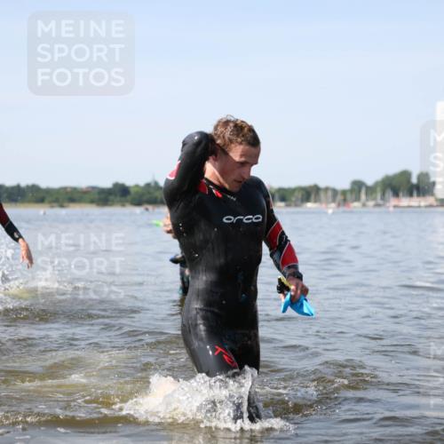 22.06.2025 - Viking Triathlon Michael Strokosch http://msf.ph/oto/8061435 22.06.2025 10:25:43 Schwimmen 2, 10, 420, 455, 485, 544, 557 meine-sportfotos.de